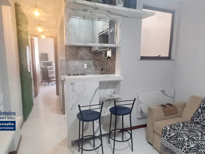 Apartamento quarto e sala otimizado e pronto para morar no coração de Teresópolis: Na Rua Duque de Caxias!
