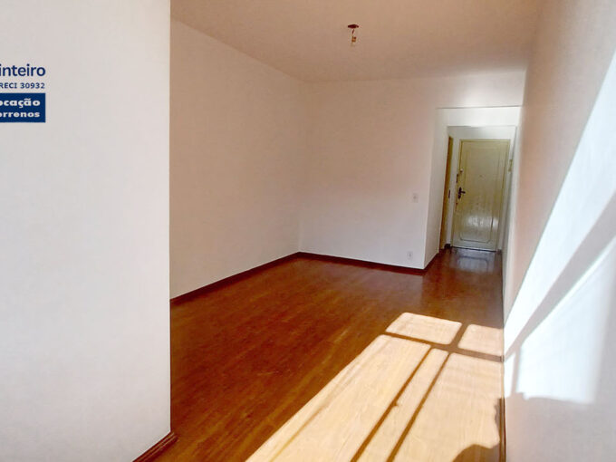 Bastante ensolarado! Apartamento de quarto, sala, cozinha e banheiro na Várzea! Imóvel também possui garagem e elevador.